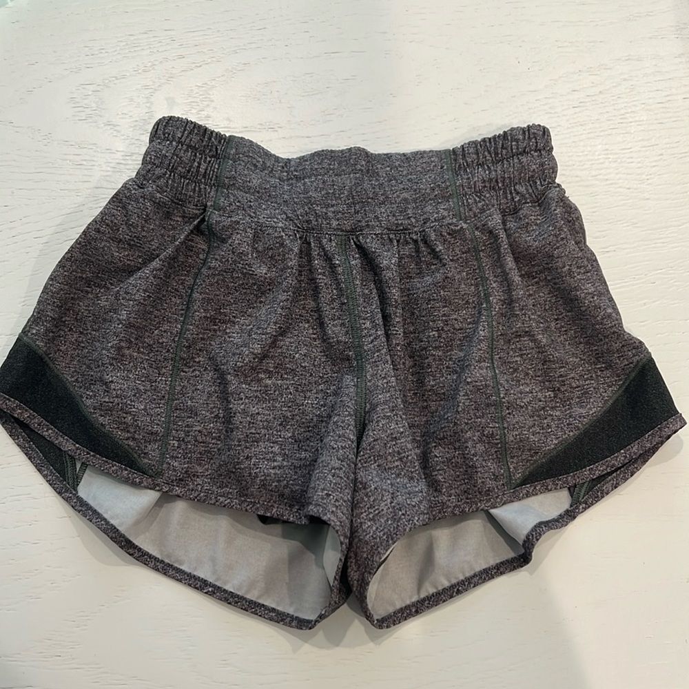 Lululemon run short SIZE 2 GRY